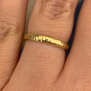 10K yellow gold diamond cut ring